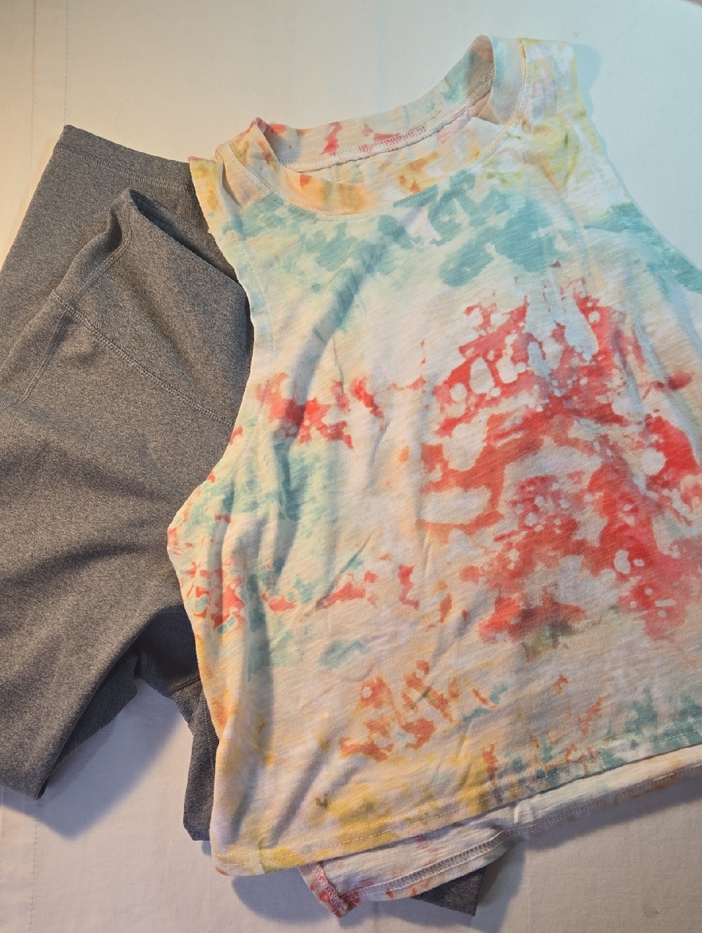 Tie-Dye Sleeveless Tank Top & Workout Leggings Bundl